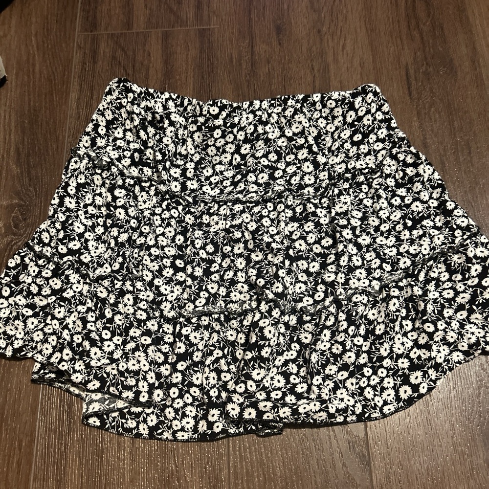 SHEIN Black and White Skater Mini Skirt with Ruffled Tiers